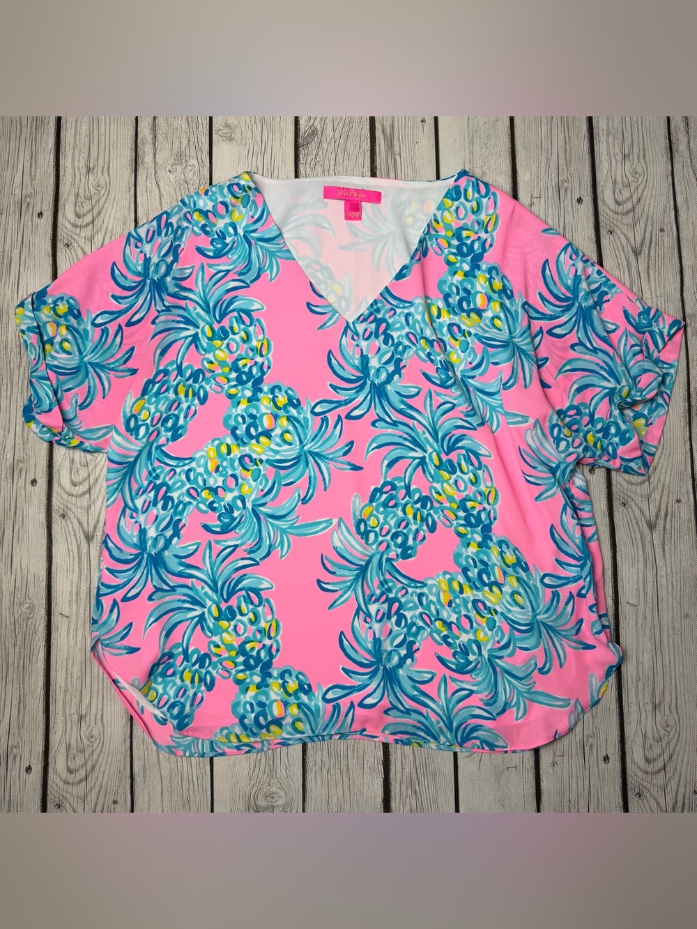 Lilly Pulitzer Women’s S Casden Top Beat The Heat Pineapple Short Sleeve Shirt
